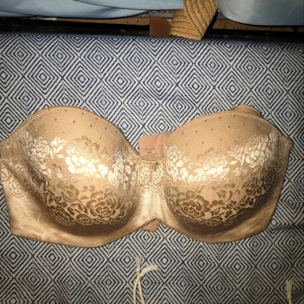 Soma Stunning Support multi way bra. 38D nude. Strap not included